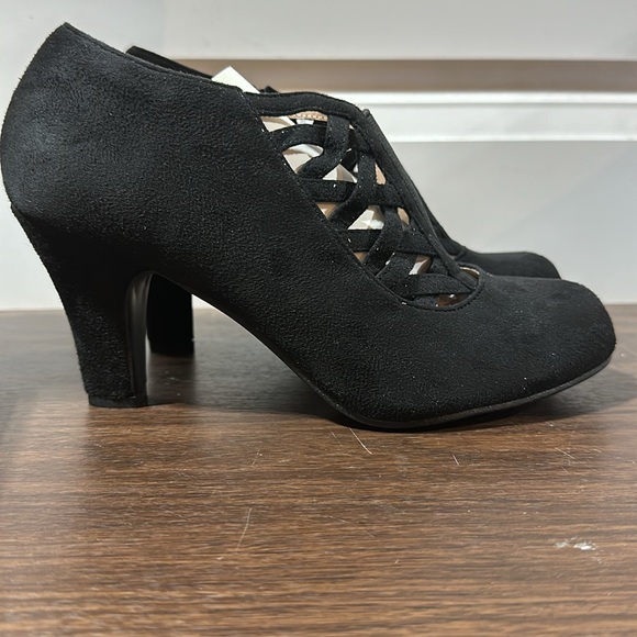 Journee Collections Piper Heels - Picture 2 of 5